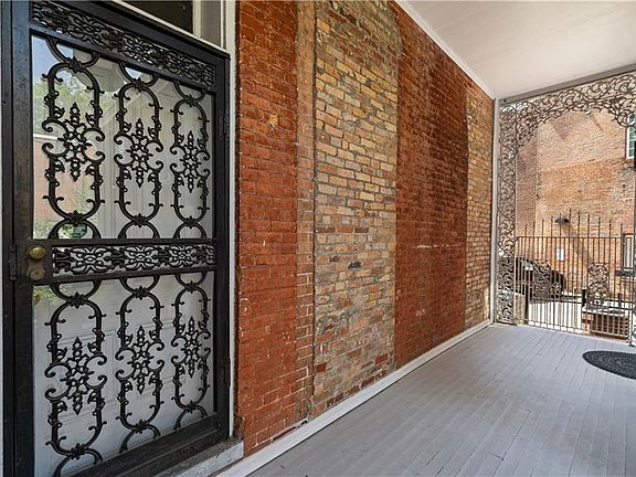 5th image of 419 Duke St APT 1