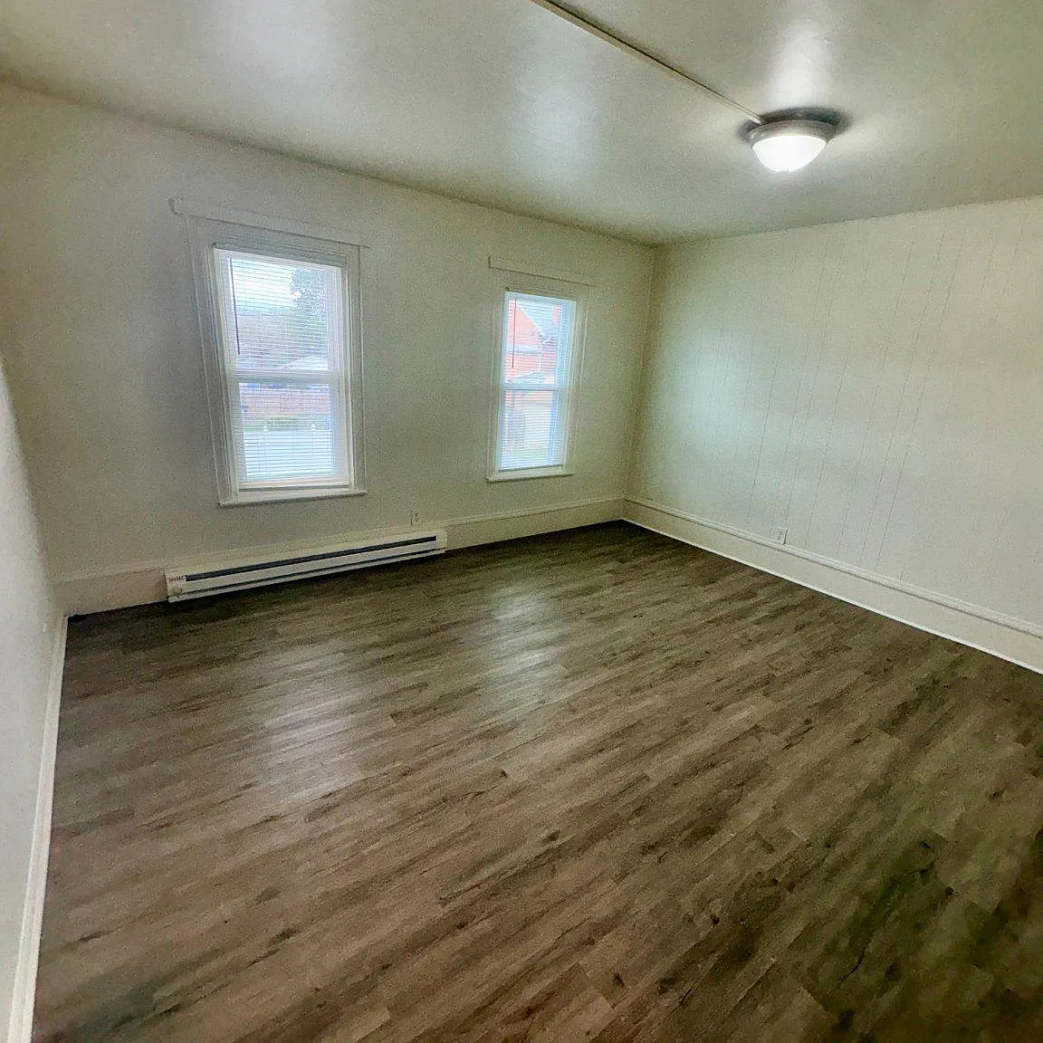 2 bed, 1.0 bath, 990 sqft, $1,250 — Photo 3