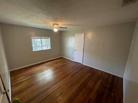 4th image of 1460 W Cage St