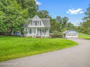 926 Acker Rd, Stroudsburg, PA 18360