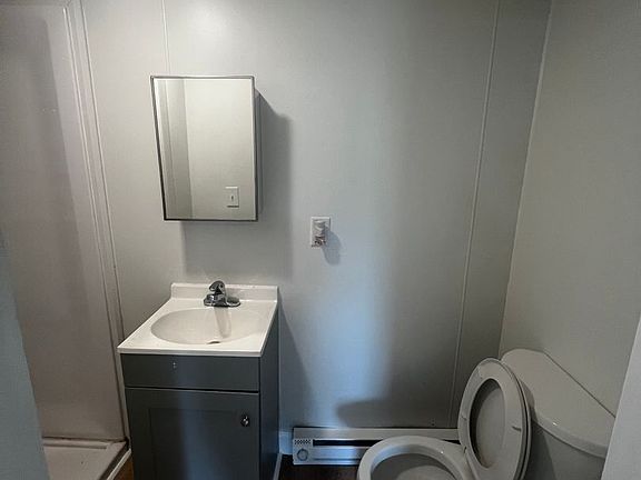 4th image of 490 Hartford Pike #4