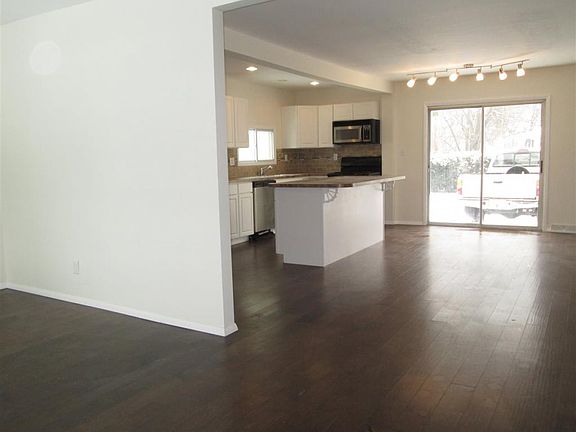 2nd image of 601 S Gladstone Ave