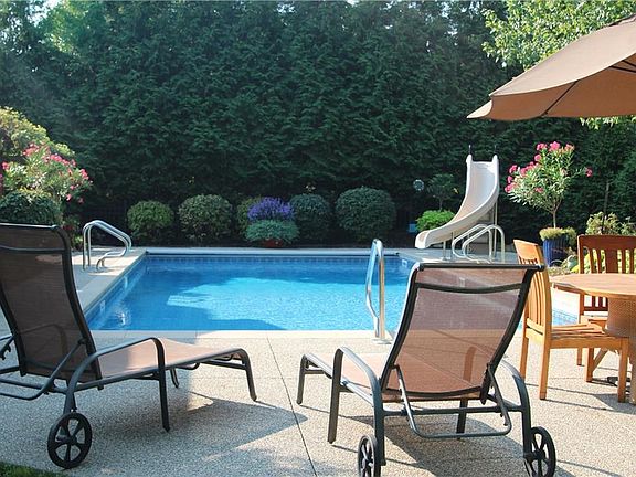 5th image of 10242 Bent Creek Ct