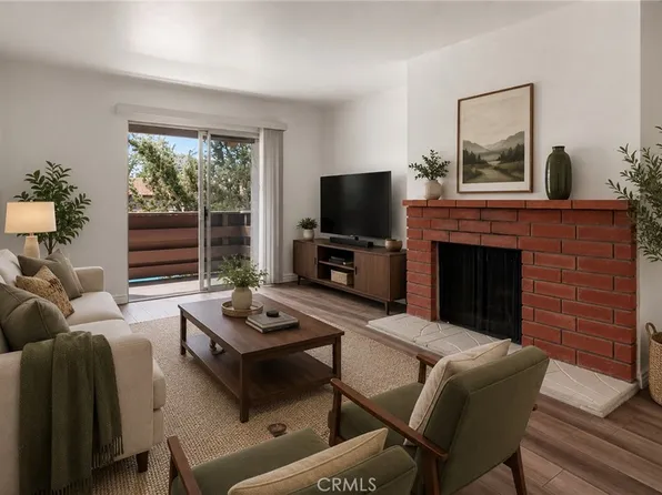 17554 Vandenberg Ln APT 19, Tustin, CA 92780