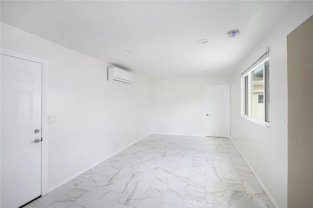 1 bed, 595 sqft, $2,150 — Photo 2