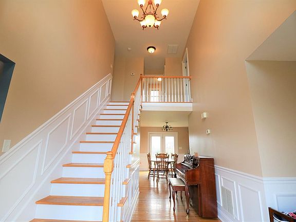 2nd image of 124 Braemar Dr