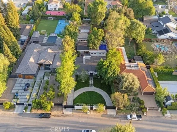 23134 Collins St, Woodland Hills, CA 91367
