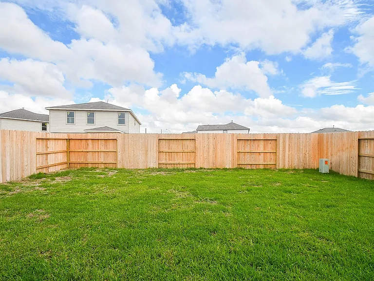 25230 Benroe St — Photo 28