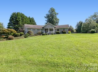 128 Stone House Rd, Hendersonville, NC 28739