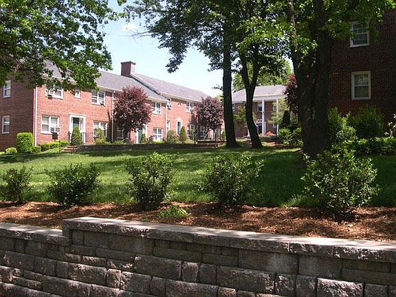 3rd image of 744 Elm Ave APT 04B