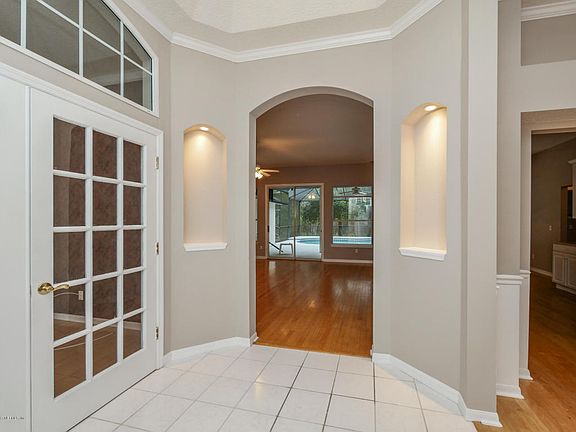 4th image of 840 Buckeye Ln W