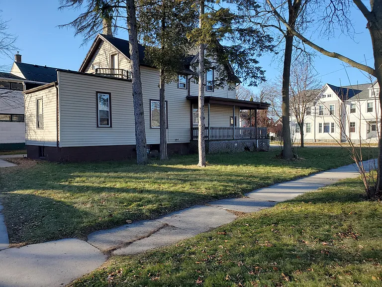 Nice sized front yard