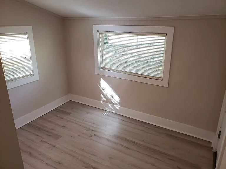 337 N Park Ave — Photo 27