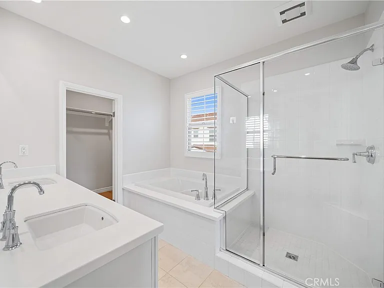 63 Darby — Photo 18
