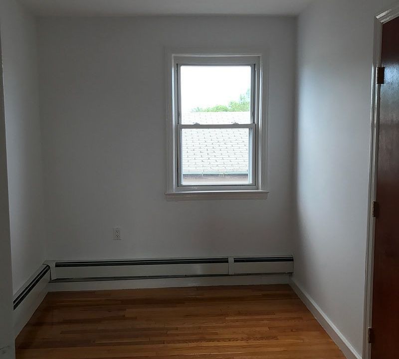 1st image of 3511 Ditmars Blvd