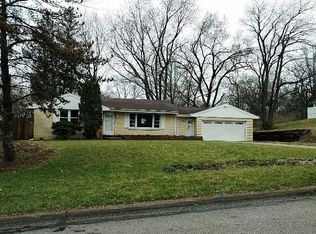 2323 Clover Ave, Rockford, IL 61102