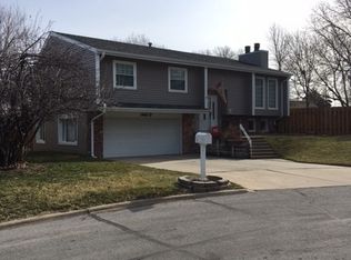 14610 Weir Cir, Omaha, NE 68137