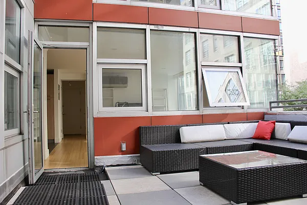 Rented by Reza Namazi, LREB | media 26