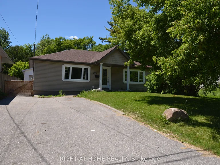 526 Poplar Ave — Photo 11
