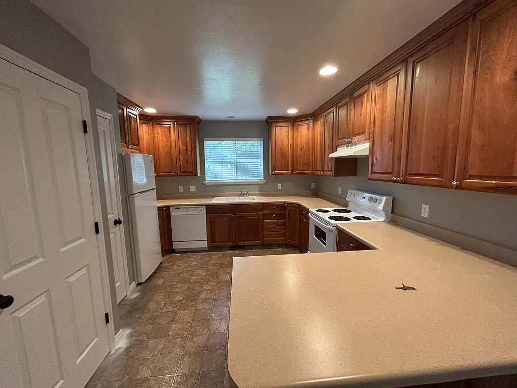 421 N 540 W #A — Photo 4