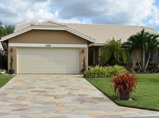 6120 Petaluma Dr, Boca Raton, FL 33433