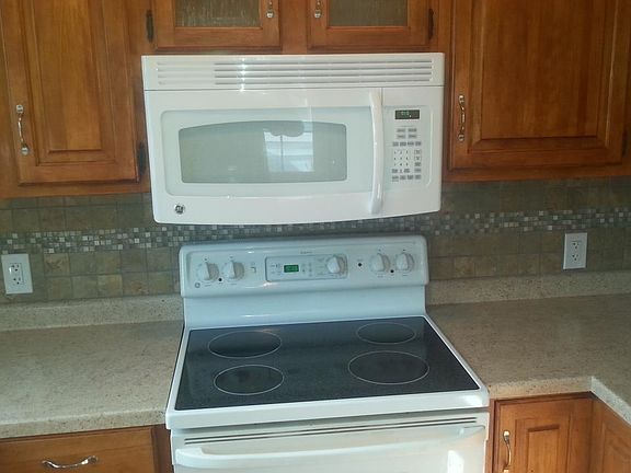 3rd image of 529 Montrose St