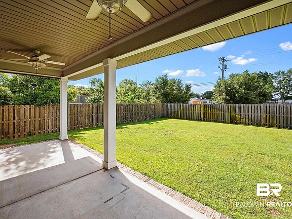 4th image of 220 Hawthorne Cir