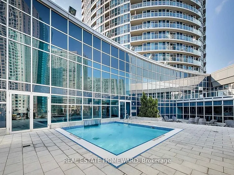 218 Queens Quay W #409 — Photo 23