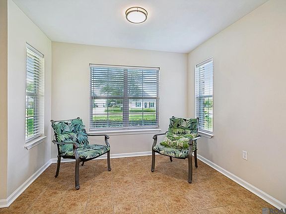 4th image of 32340 Avants Rd