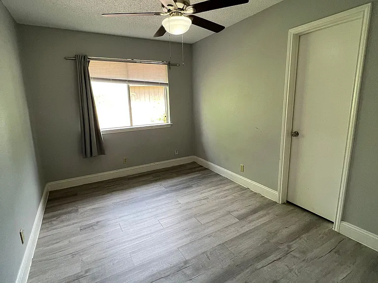10641 Starcrest Dr #10643 — Photo 4