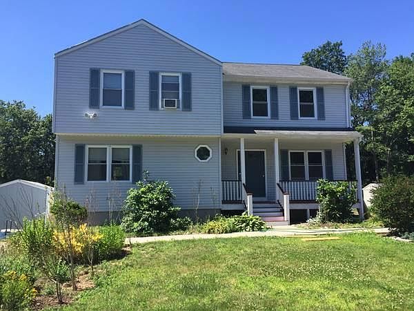 1st image of 7 Strawberry Ln