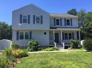7 Strawberry Ln, Johnston, RI 02919