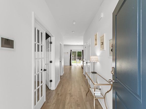 2nd image of 131 Captiva Cove Loop