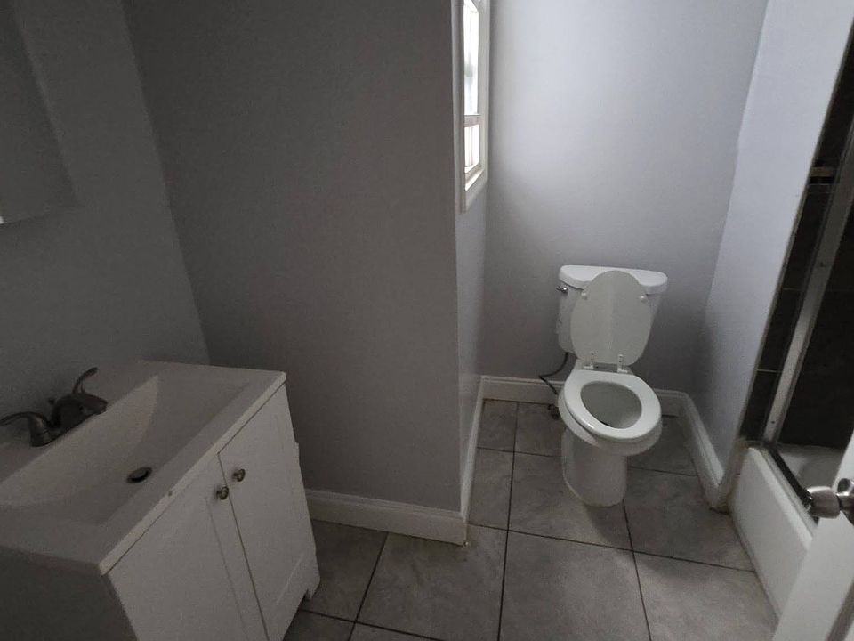 2nd image of 736 S 12th St #2A