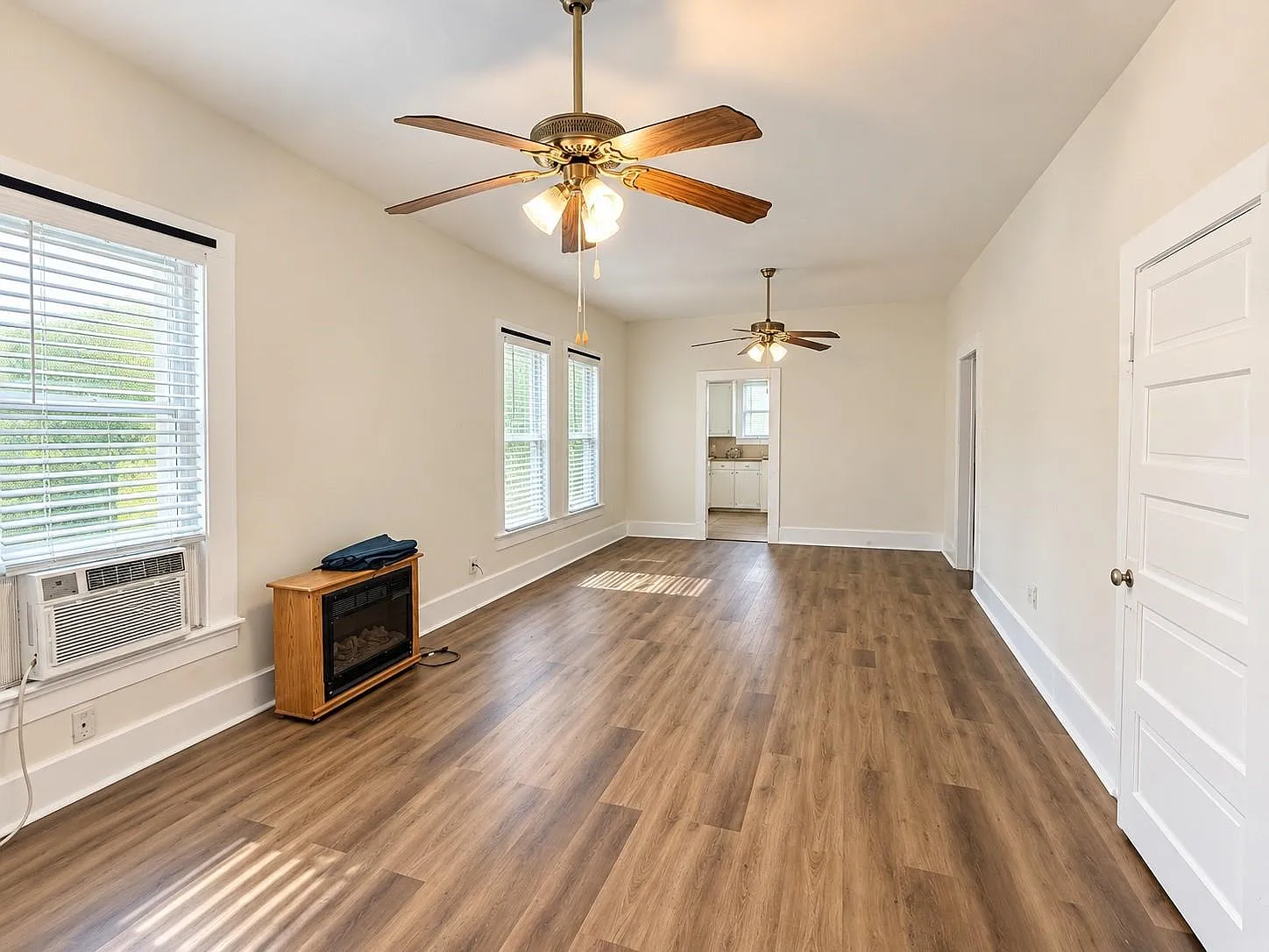 2 bed, 1.0 bath, 1064 sqft, $1,000 — Photo 3