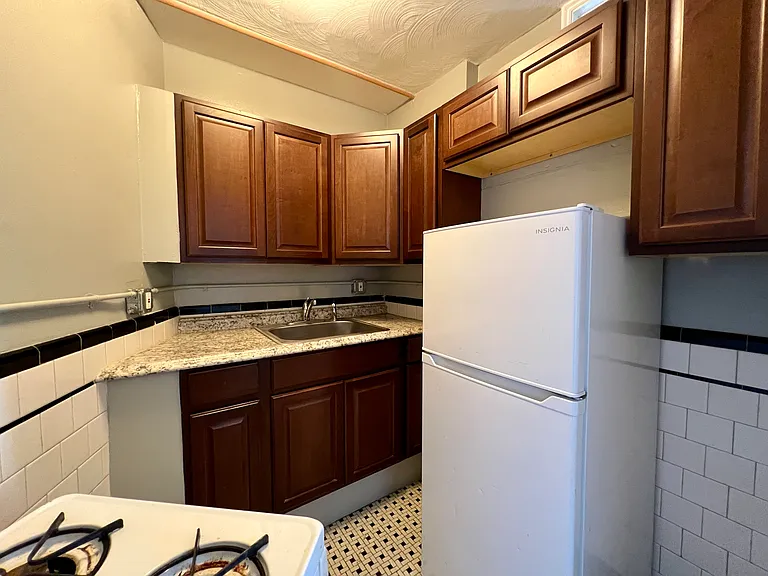 836 Main St #3R — Photo 5