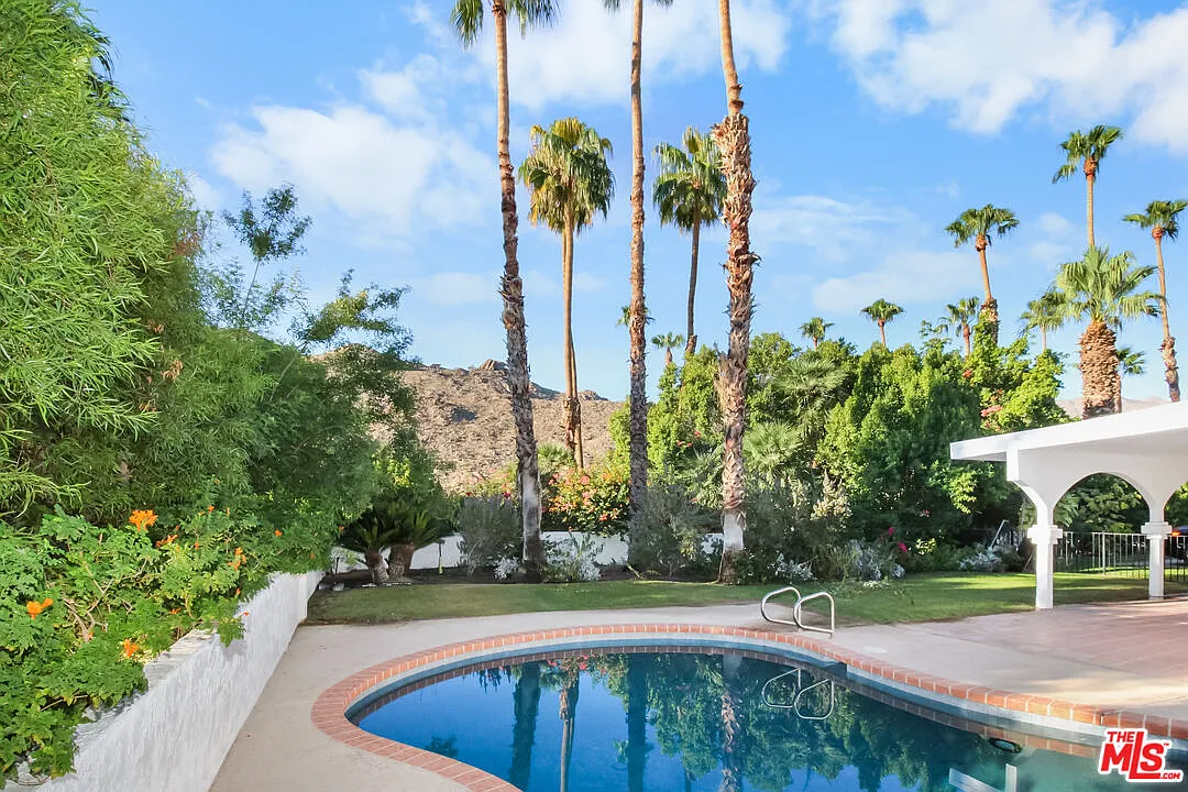 4 bed, 6.0 bath, 5639 sqft, $7,750 — Photo 1