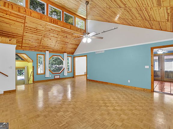 4th image of 3956 Viewpoint Ct