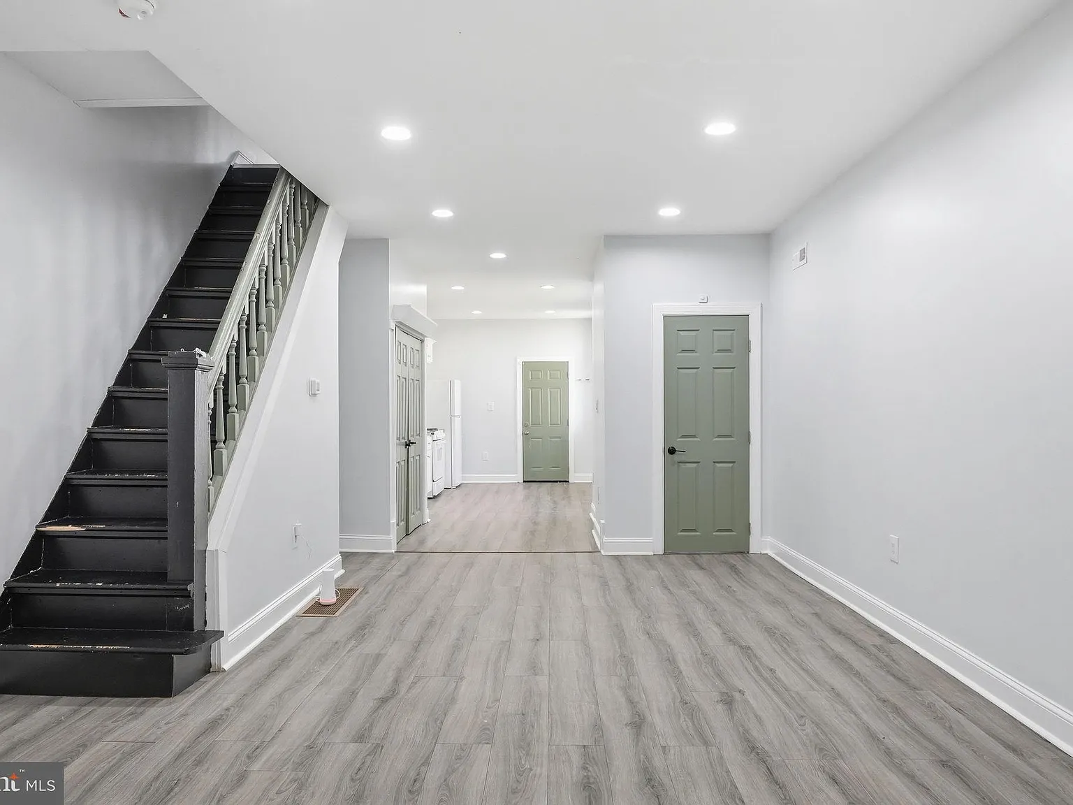 3 bed, 1.5 bath, 1226 sqft, $1,400 — Photo 3