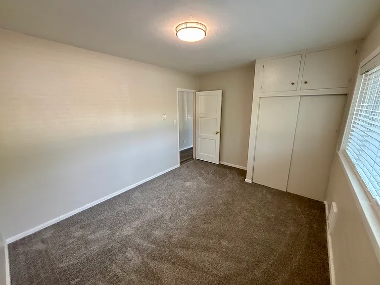 815 Edmonds Ave NE — Photo 11