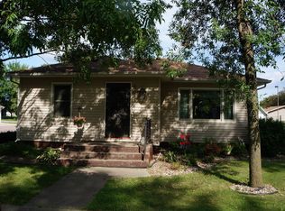 302 S Park St, Inwood, IA 51240