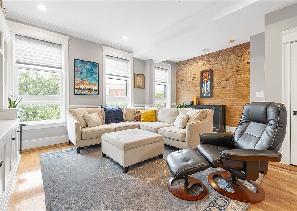 1st image of 31 Essex St #2