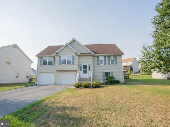 592 Aztec Dr, Martinsburg, WV 25405