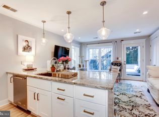 2233 40th Pl NW APT 2, Washington, DC 20007