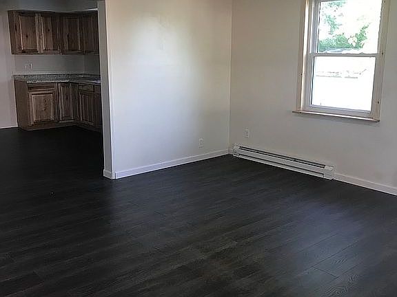 3rd image of 604 N Christina St