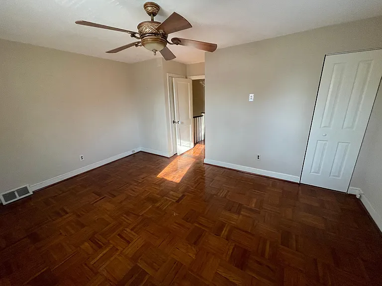 55 Woodale Ave — Photo 9
