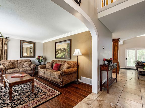 2nd image of 4863 Glasmann Way