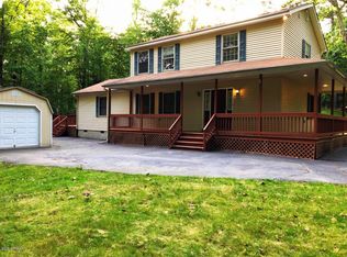 102 Mountain Laurel Ln, Dingmans Ferry, PA 18328