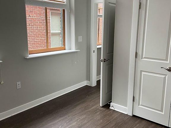 4th image of 115 W Tazewell St #3B