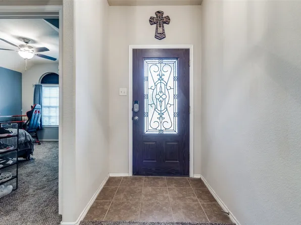 700 Lark Dr, Aubrey, TX 76227